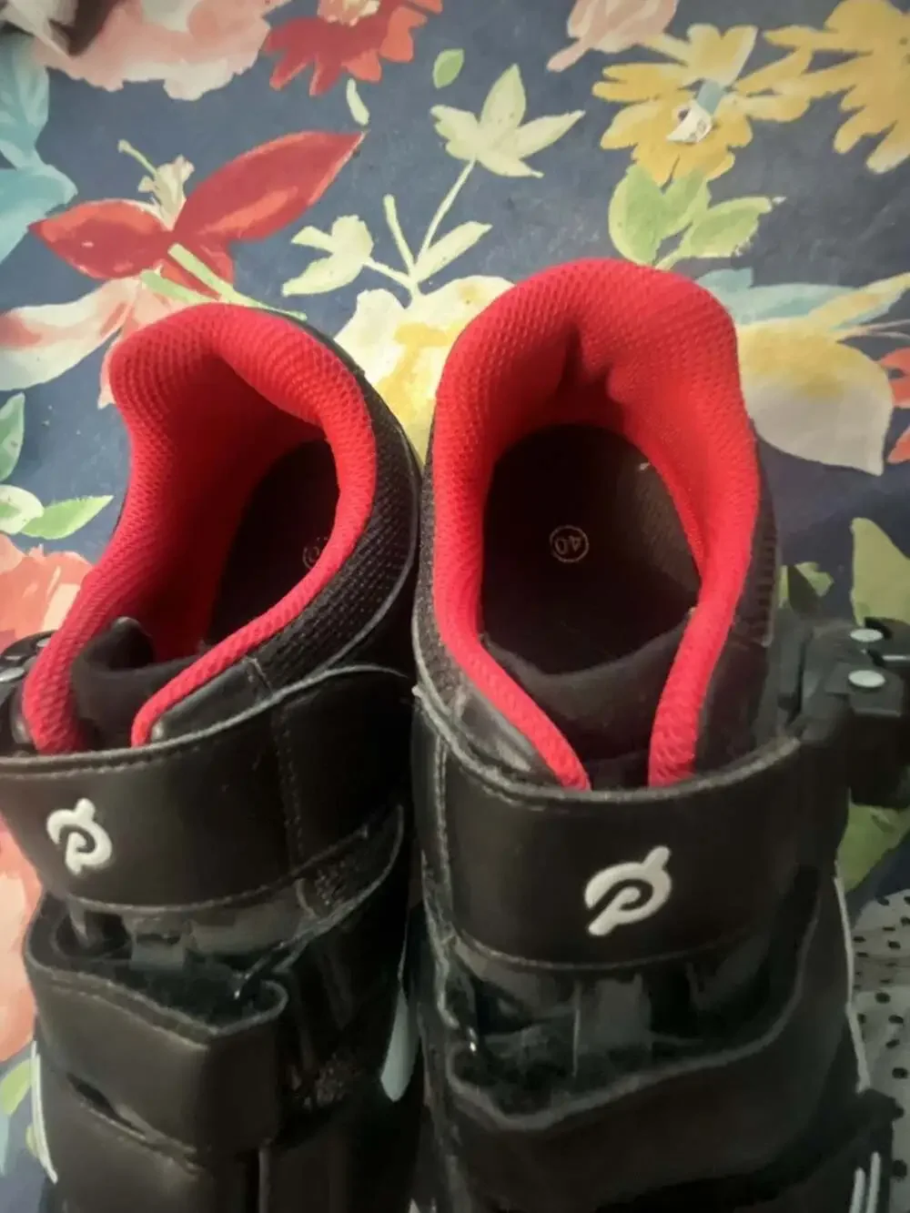 Peloton Cycling Shoes Black Red